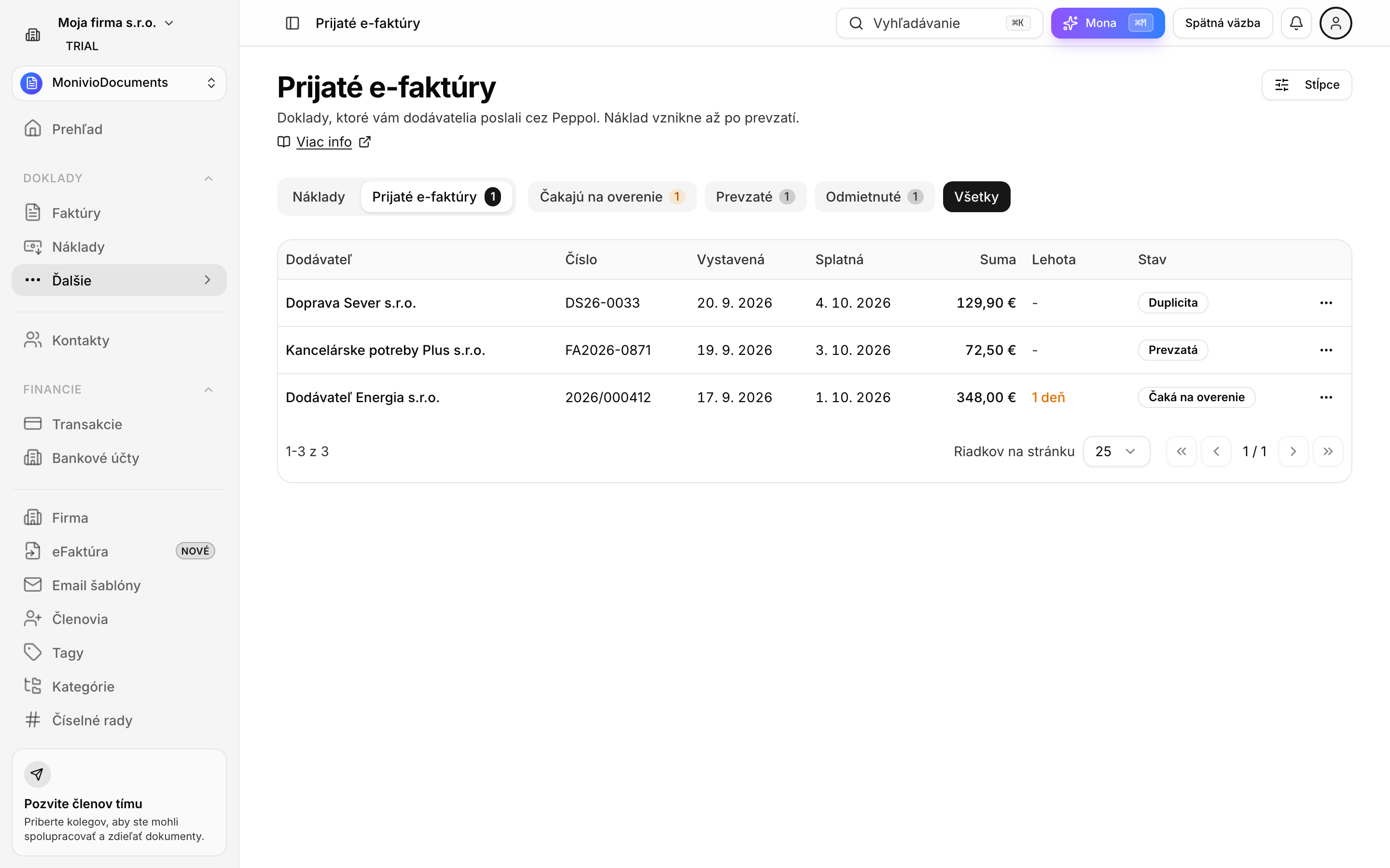 Zoznam prijatých e-faktúr s dodávateľmi, sumami a stavmi vrátane označenej duplicity